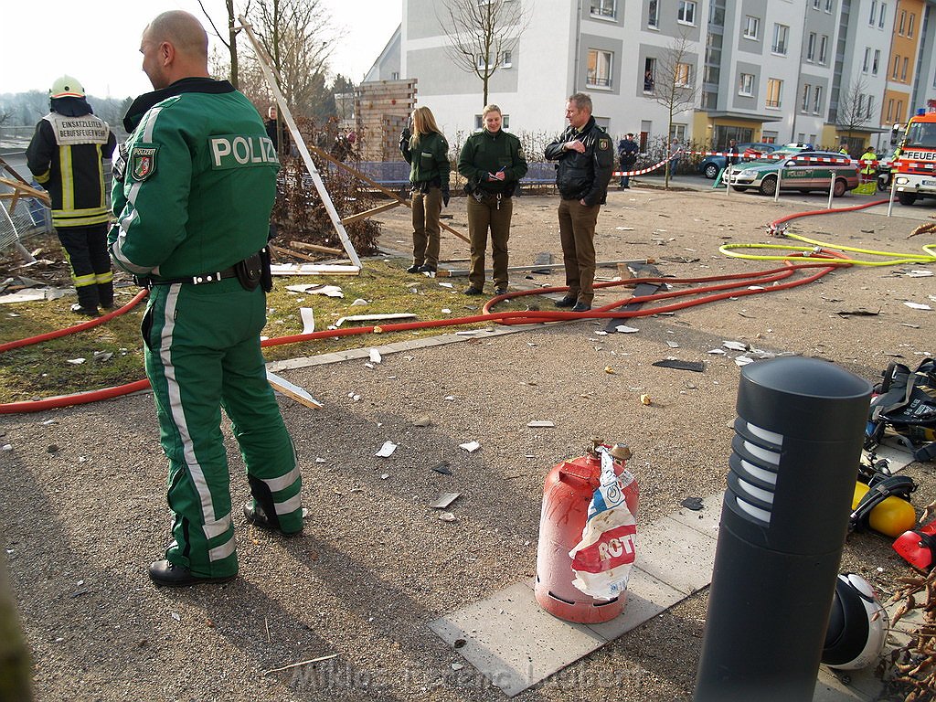 Gartenhaus in Koeln Vingst Nobelstr explodiert   P032.JPG